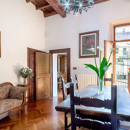 Exclusive Palazzo Schifanoia Lägenhet