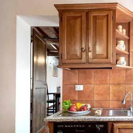 Exclusive Palazzo Schifanoia Apartment *